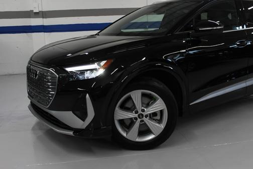 2025 Audi Q4 e-tron 55 Premium