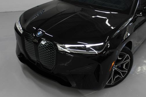 BLACK 2024 BMW iX M60