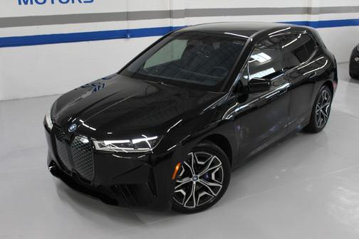 BLACK 2024 BMW iX M60