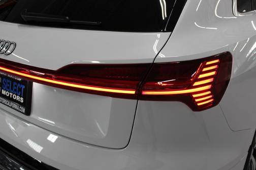 2024 Audi Q8 e-tron Premium Plus