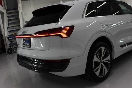 2024 Audi Q8 e-tron Premium Plus