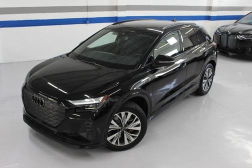 BLACK 2025 Audi Q4 e-tron 45 Premium