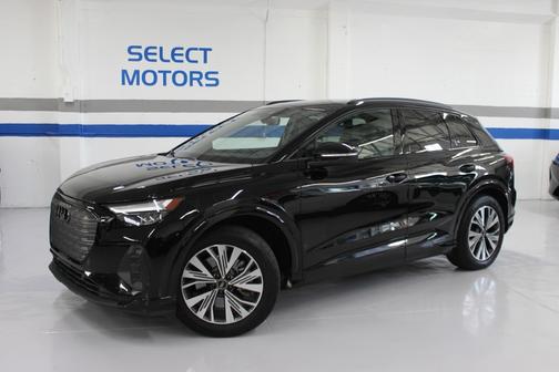BLACK 2025 Audi Q4 e-tron 45 Premium
