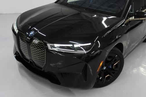 2023 BMW iX M60