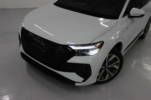 2024 Audi Q4 e-tron 50 Premium Plus