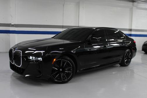 BLACK 2024 BMW i7 eDrive50
