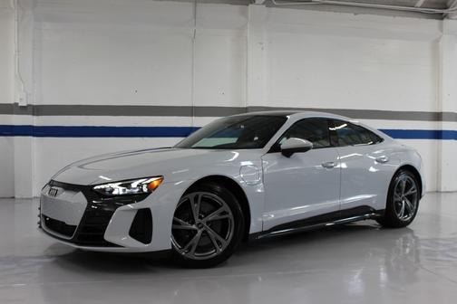 2023 Audi e-tron GT Premium Plus