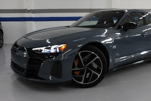 2023 Audi RS e-tron GT Base