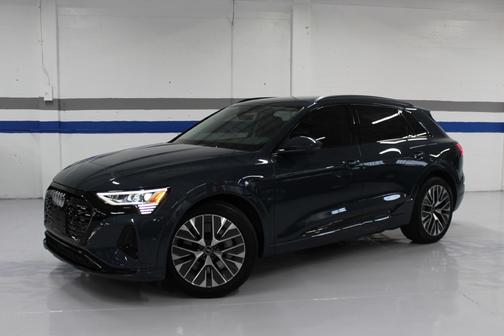 2024 Audi Q8 e-tron Premium Plus