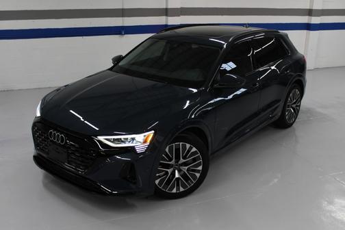2024 Audi Q8 e-tron Premium Plus