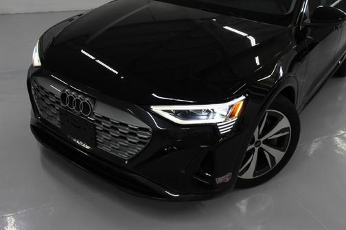 2024 Audi Q8 e-tron Premium