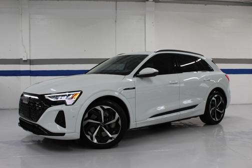 2024 Audi Q8 e-tron Prestige