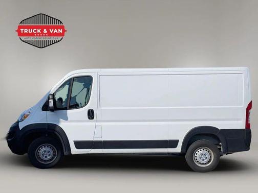 White 2025 RAM ProMaster 2500 Base
