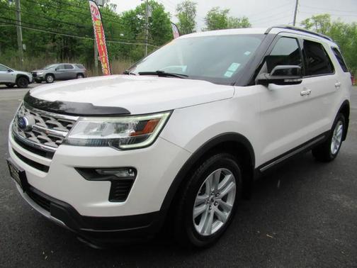 White 2018 Ford Explorer XLT
