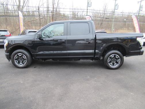 2022 Ford F-150 Lightning Pro