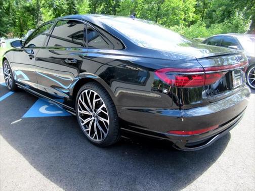 2022 Audi A8 L 55 TFSI quattro Tiptronic