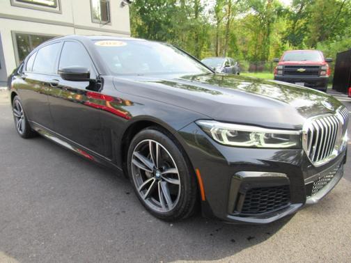 2022 BMW 740 i xDrive