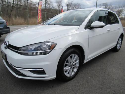 2018 Volkswagen Golf TSI S