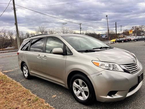 2015 Toyota Sienna LE