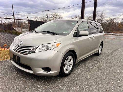 2015 Toyota Sienna LE