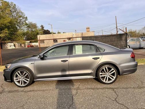 2017 Volkswagen Passat 1.8T R-Line w/Comfort