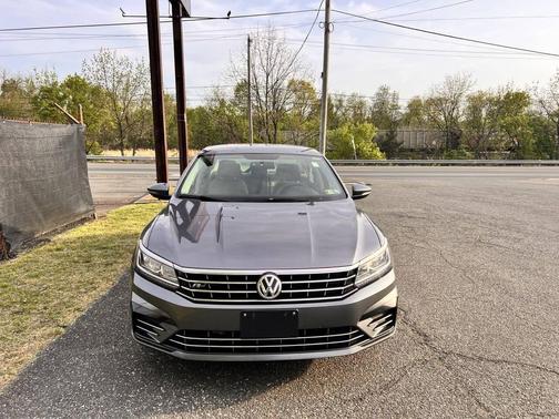 2017 Volkswagen Passat 1.8T R-Line w/Comfort