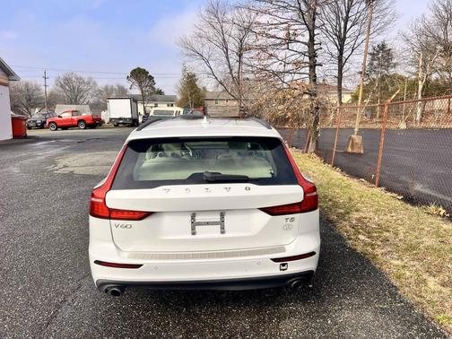 2020 Volvo V60 T5 Momentum