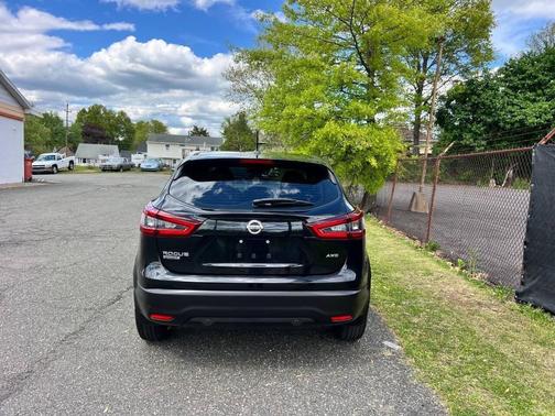 Magnetic Black Pearl 2021 Nissan Rogue Sport S