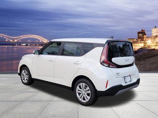 Snow White Pearl 2025 Kia Soul LX