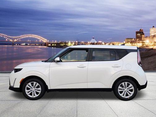 Snow White Pearl 2025 Kia Soul LX