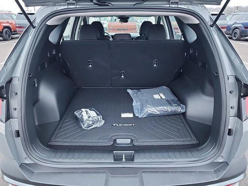 2025 Hyundai TUCSON SE