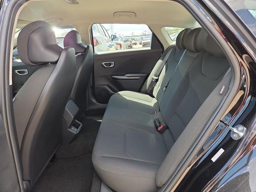 Aurora Black Pearl 2026 Kia K4 LX
