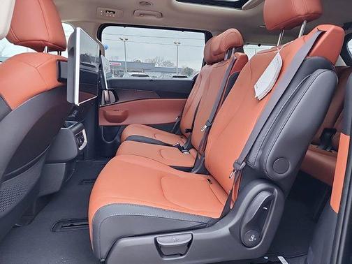 2025 Kia Carnival Hybrid SX