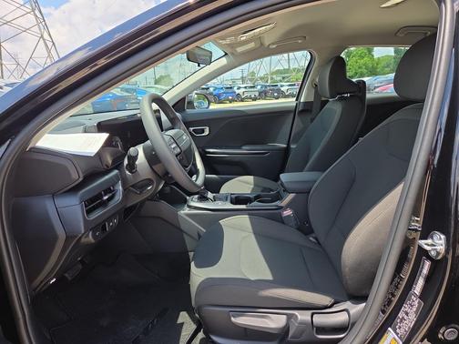 Aurora Black Pearl 2026 Kia K4 LXS