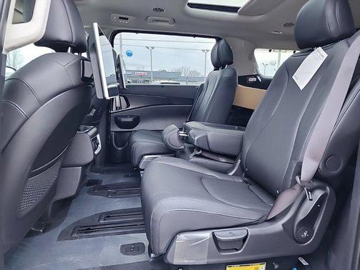 2025 Kia Carnival Hybrid SX