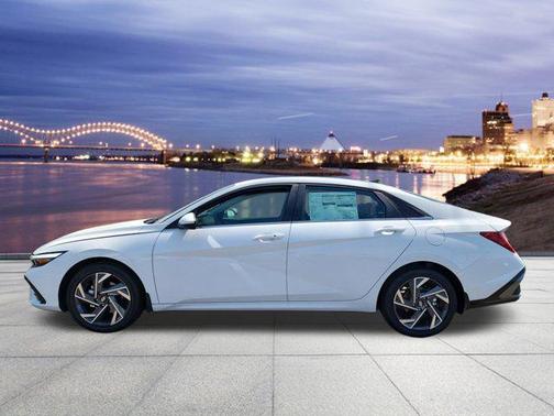 2025 Hyundai ELANTRA SEL
