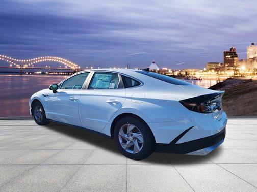 2025 Hyundai SONATA SE