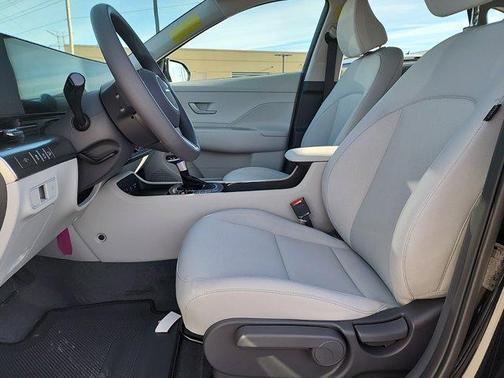 2025 Hyundai KONA SE