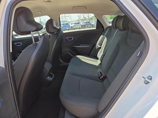 Snow White Pearl 2026 Kia K4 LX