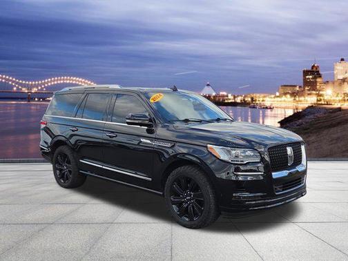 Infinite Black Metallic Clearcoat 2024 Lincoln Navigator Reserve