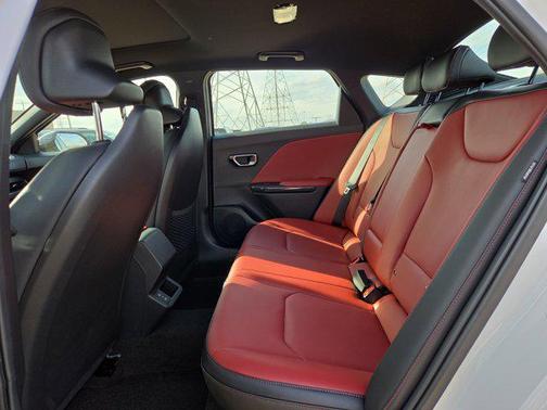 Snow White Pearl 2026 Kia K4 GT-Line