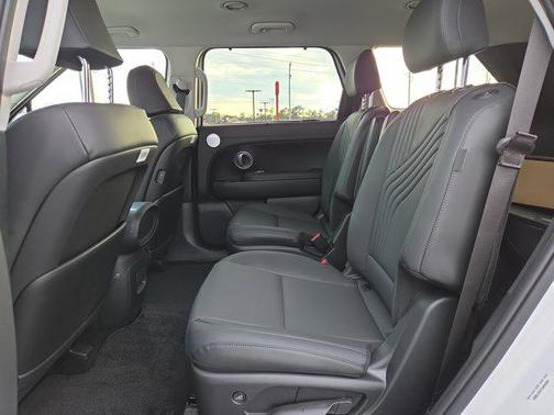 Creamy White Pearl 2026 Hyundai PALISADE SEL 7P