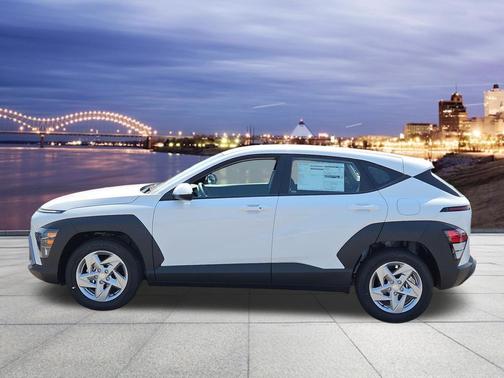 Atlas White 2027 Hyundai KONA SE