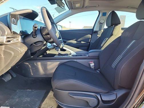 2025 Hyundai ELANTRA SEL