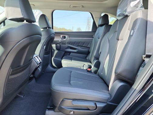 2025 Kia Sorento SX