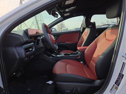 Snow White Pearl 2026 Kia K4 GT-Line