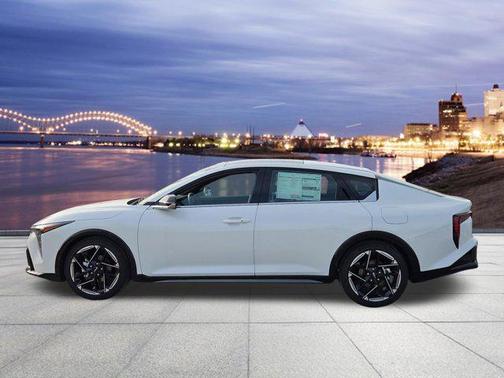 Snow White Pearl 2026 Kia K4 GT-Line