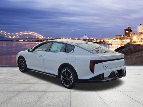 Snow White Pearl 2026 Kia K4 GT-Line