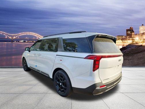 2025 Kia Carnival SX