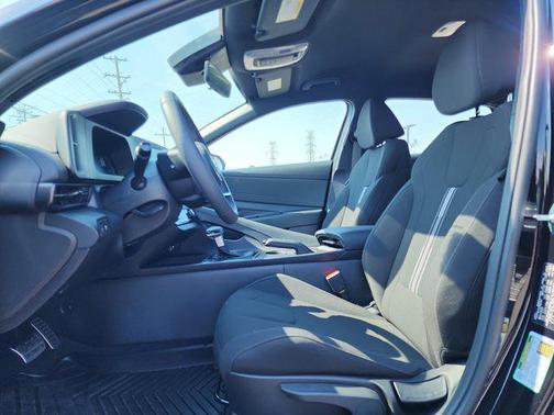 2025 Hyundai ELANTRA Sport